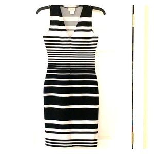 Love Ady black and white stripped v-neck dress